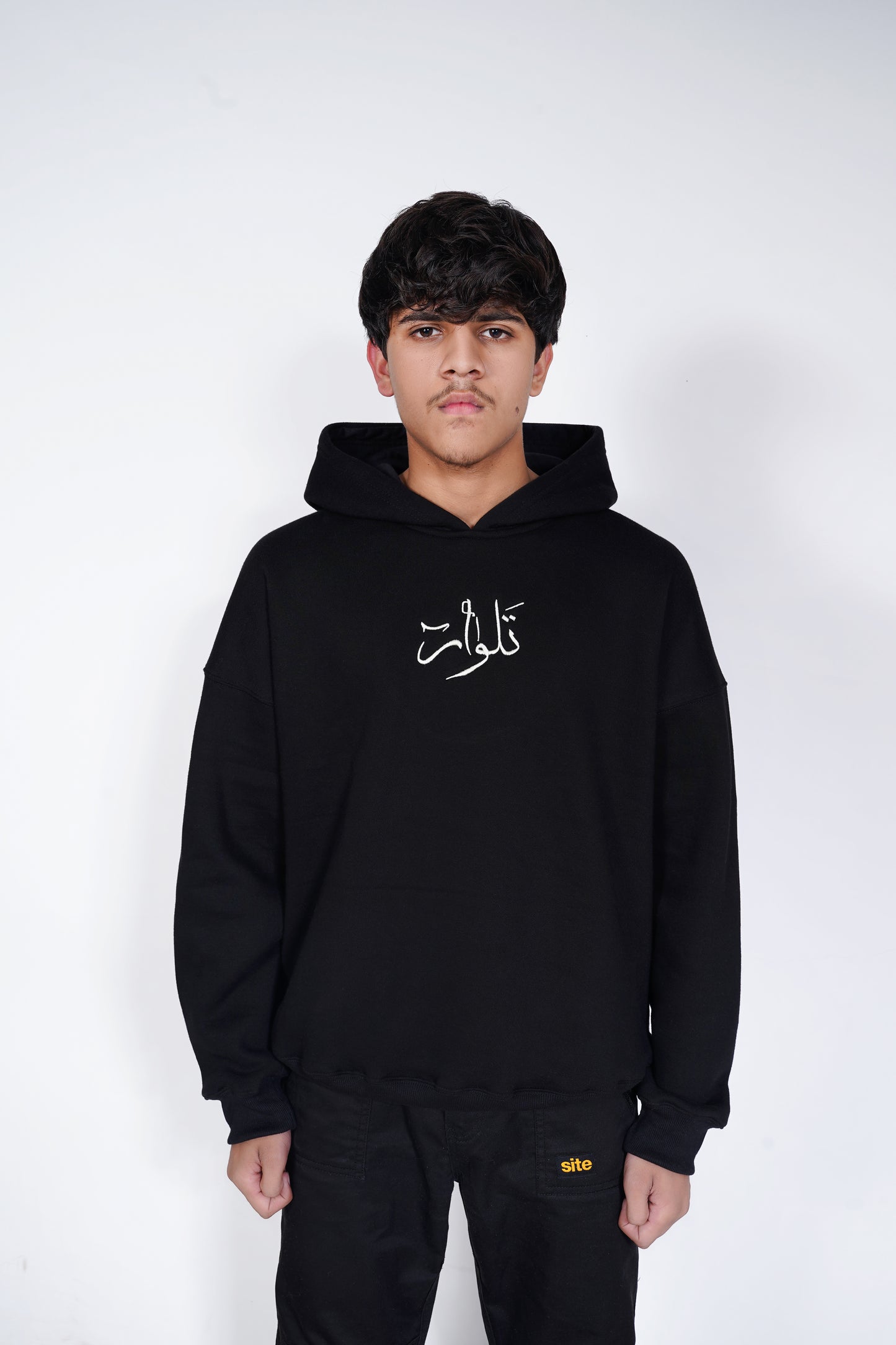 EMBROIDERED BLACK OVERSIZED HOODIE